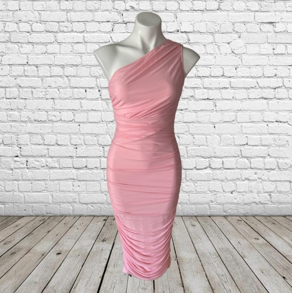 Elegant Pink One-Shoulder Dress